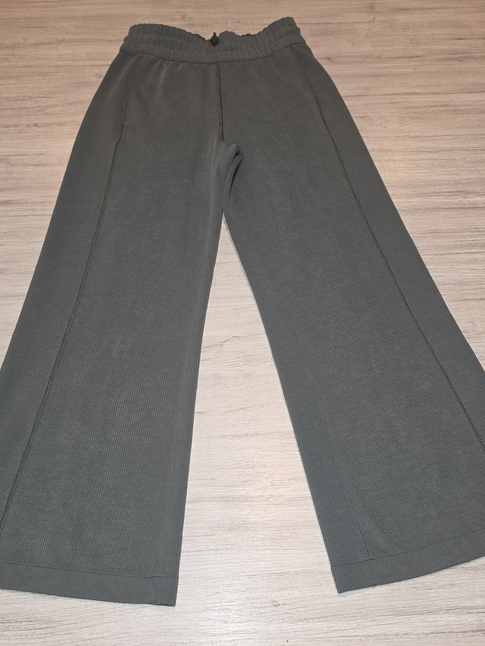 Lululemon Softstreme Wide Leg Pants Women's Olive Green Size 2